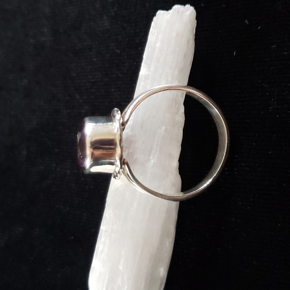 Faceted Amethyst Ring. Sterling Silver. Vintage. - Picture 4 of 7
